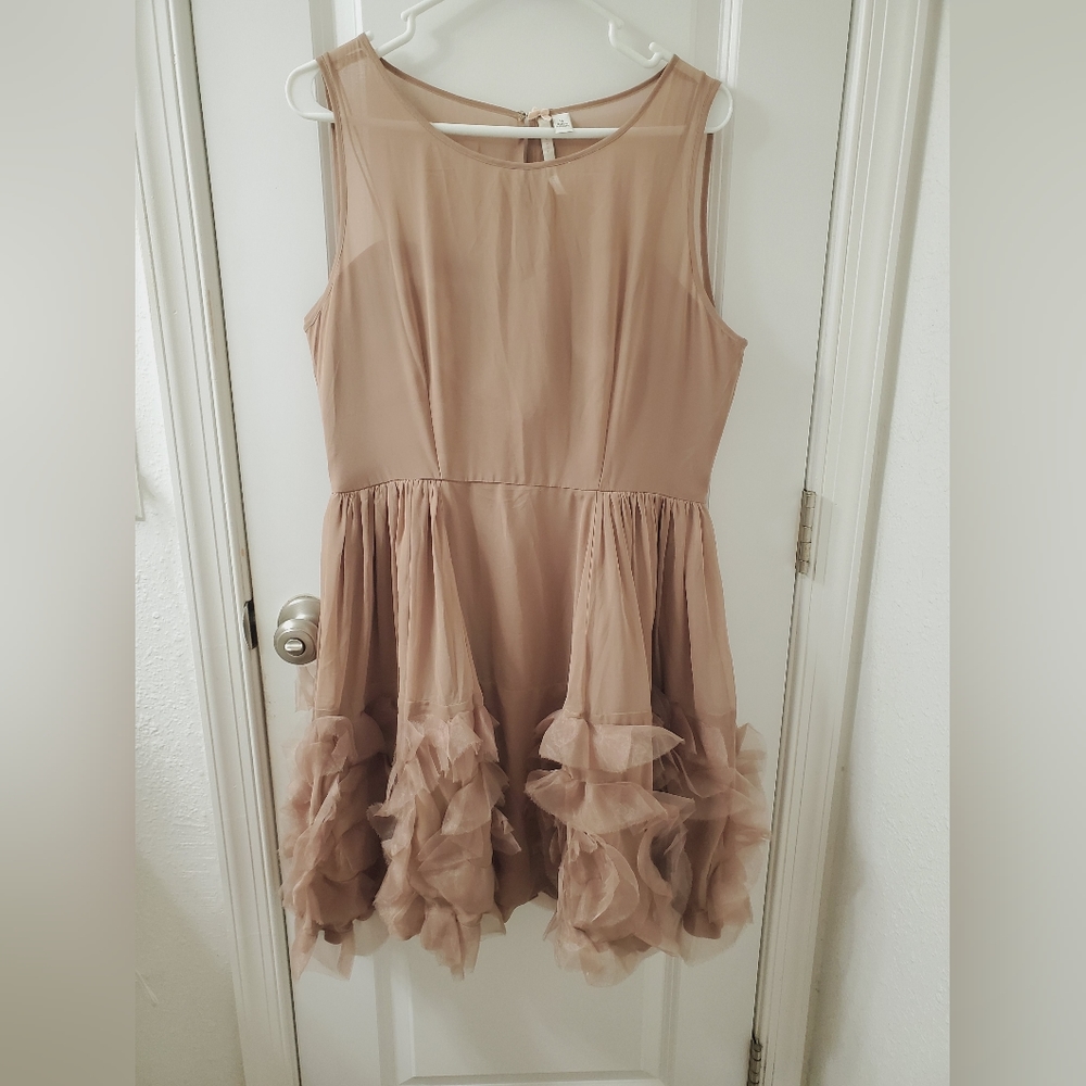 LC Lauren Conrad Runway Ruffle dress - Picture 3 of 10